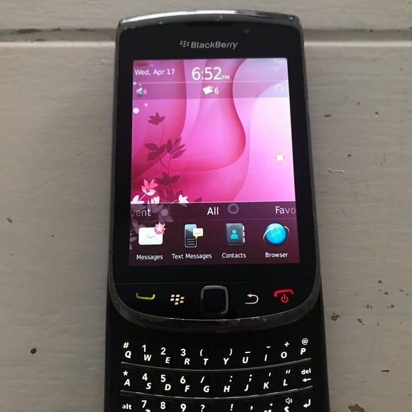 Blackberry Torch 9800. Unlocked 8/10 - Picture 4 of 10